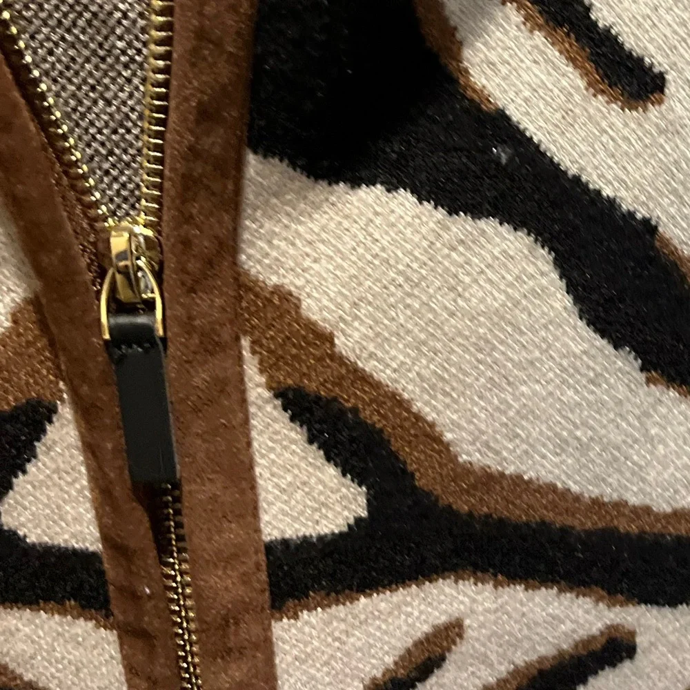02. WOMENS CHICO’S XXS/XS DETAIL SWEATER - Picture 3 of 6